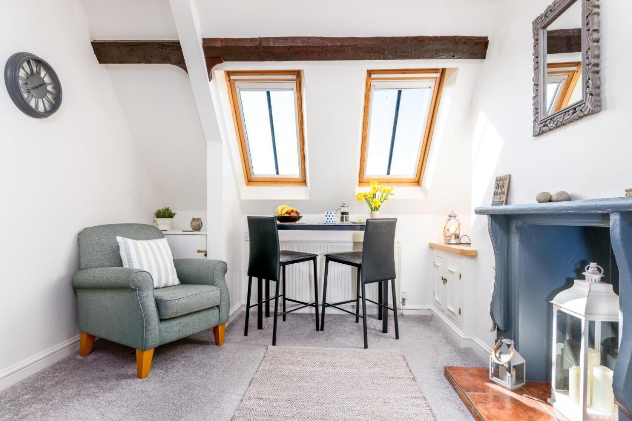 The Look Out Characterful Apartment วิทบี ภายนอก รูปภาพ