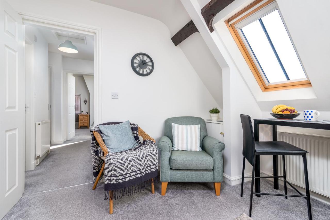 The Look Out Characterful Apartment วิทบี ภายนอก รูปภาพ