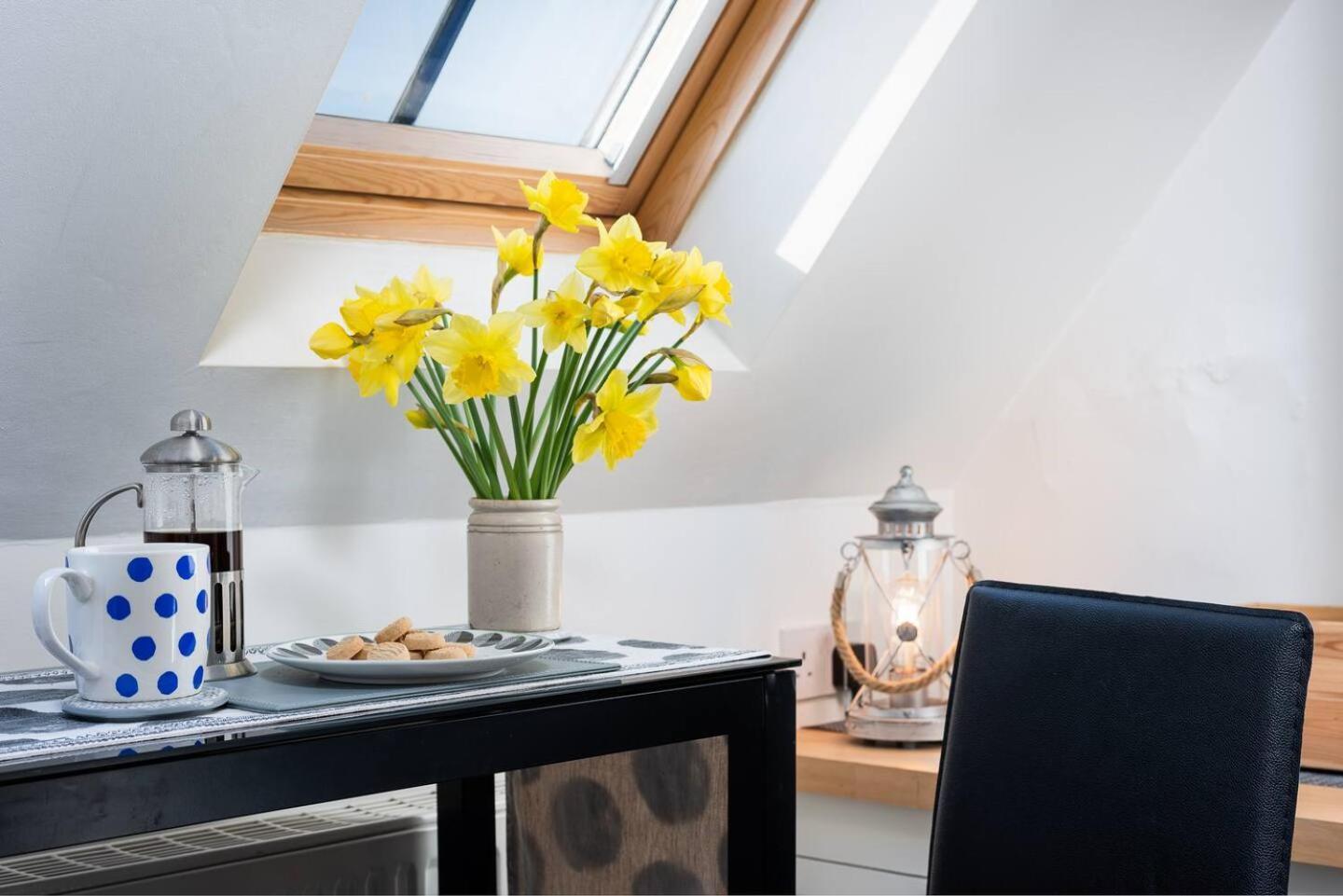 The Look Out Characterful Apartment วิทบี ภายนอก รูปภาพ